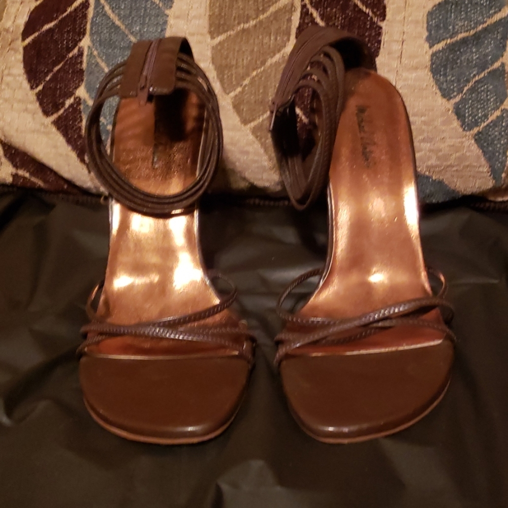 Open-toe high heels